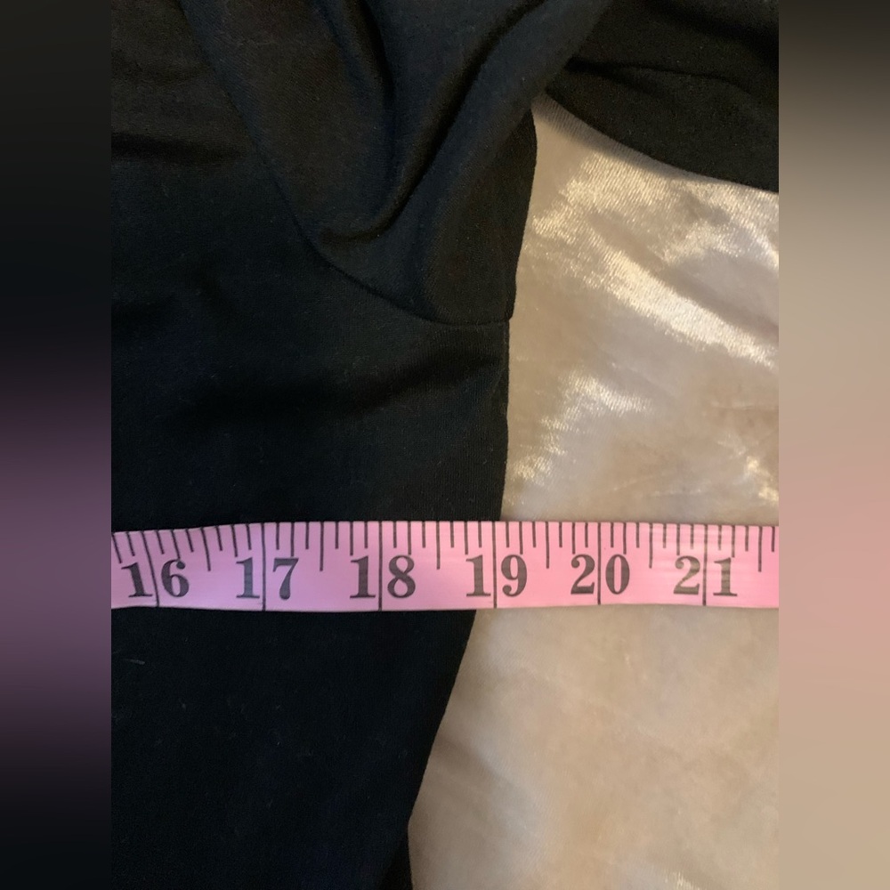 D O N A T E D Taylor Swift shirt black size medium Swiftie spell out EUC GS B58 - Picture 4 of 6